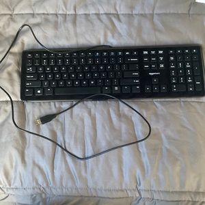 Amazon-basics Keyboard USB Connect